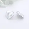 Pendientes versátiles de temperamento de alta gama estilo Hepburn de Instagram pendientes en forma de corazón pendientes de botón de corazón tridimensionales exquisitos a la moda simples