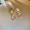 Brincos Florais Vintage Retrô com um Toque de Luxo Leve e High-End, Design de Tarraxa com Franjas, Brincos Versáteis Atacado