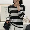 Suéter tejido casual de lana fina estilo coreano, corte holgado, a rayas para mujer, nuevo top casual versátil de cuello redondo para otoño