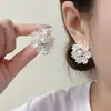 Pendientes de Bola de Flor Redonda Perla Super Hada Dulce Mori Estilo Retro Hong Kong Celebridad Elegante Único Exagerado Pendientes de Flor