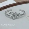 Pulsera de Moda Estilo Anime para Mujer, Inspirada en Videojuegos de Anime, Pulsera de Bucle Cerrado con un Toque de Lujo Ligero y Sensación de Alta Gama, Accesorio