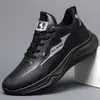 Sapatos Masculinos 2026 Primavera Novo Estilo Couro Impermeável Sapatos de Trabalho para Chef Solado Macio Simples Versátil Esportivo Casual Sapatos Masculinos