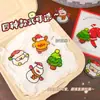 Broche Serie Navideña Pin Decorativo Acrílico Estudiante Dibujos Animados Bolsa Estuche Accesorios Decorativos Pequeño Regalo de Navidad