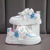 Tênis Feminino 2025 Primavera e Outono Novo Desenho Animado Coelho Couro Sola Grossa Sapatos Brancos com Velcro Tênis Esportivo Infantil