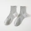 Meias Zhuji atacado barato preto e branco cinza verão rasas respiráveis absorventes de suor desodorantes masculinas e femininas curtas tipo barco meias masculinas