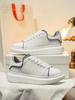 Zapatos blancos Keli McQueen, zapatos de plataforma con contrafuerte, zapatos para hombres y mujeres, productos genuinos oficiales, otoño e invierno, nuevos zapatos de tabla con aumento de altura Putian