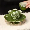 Taza de té de cerámica con borde floral y tapa, pintada a mano con flores de primavera, diseñada para mujeres, con un estilo fresco y sencillo.