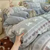 Juego de ropa de cama de Clase A de cuatro piezas, modelo nuevo 2026, sábana bajera, funda de edredón, universal para todas las estaciones, juego de tres piezas para dormitorio de estudiante 4