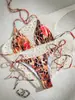 2027 Nuevo Bikini con Estampado de Leopardo Traje de Baño de Dos Piezas para Mujer Estilo Europeo y Americano Sexy con Tiras y Lazos Traje de Baño para Vacaciones en la Playa