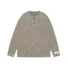 Camiseta de manga larga Rumei estilo americano moderno retro estilo old money teñida anudada con cuello Henley tejida para hombre, nueva colección de primavera, camiseta básica