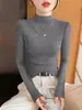 Camada base de gola alta para mulheres, novidades estilosas para outono e inverno, top de malha canelada de manga longa de alta qualidade para silhuetas curvilíneas