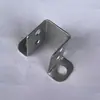 Accesorios de montaje de barandilla de acero galvanizado Soporte en forma de C Hebilla interior Conexión de poste vertical de tubo cuadrado Pieza de fijación Soporte interior instalado Tarjeta en forma de C