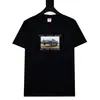 Camiseta de Manga Curta Supreme, Marca de Moda Americana de Peso Pesado, Estampa Clássica de Letras, Gola Redonda Boxy, Caimento Solto, Manga Meia-Manga para Homens e Mulheres