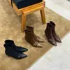 Novas botinhas de salto agulha bico fino estilo francês 2026 para mulheres, coleção de outono, com detalhes de fivela, botas de moda de salto alto, elegantes e emagrecem