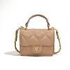 Moda Mini Bolsa para Crianças Estilo Novo Primavera 2026 Inspirada na Chanel Acessório Pai-Filho Bolsa de Mão com Alça de Corrente Bolsa Transversal