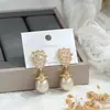 Diseño de Moda Europeo y Americano, Pendientes Exagerados Personalizados para Mujer, Pendientes de Perla de Estilo Francés Retro de Alta Gama, Exquisitos Clavos de Oreja de Lujo Ligero