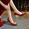 Otoño 2023 Nuevos zapatos retro puntiagudos de una sola capa, tacones bajos de aguja, zapatos de boda rojos, zapatos de mujer