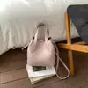 Bolso Cubo 2026 Estilo Nuevo Primavera Cesta de Verduras Bolso de Mano Estilo Coreano Nicho Patrón Lichi Bolso de Mano Bolso de Hombro Único Cruzado