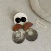 Pendientes Redondos Retro Modernos con Combinación de Concha y Madera para Mujer, Diseño Único, Pendientes Elegantes y a la Moda