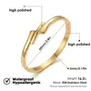 Pulseira de Aço Inoxidável Dourada para Mulheres, Simples e Luxuosa, Superfície Lisa, Fecho de Fecho, Não Desbota, Acessório de Moda Transfronteiriço