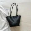 Bolso Cubo de Color Sólido de Moda, Simple y Relajado, de Alto Valor, Nuevo para Verano 2026, Bolso de Mano Elegante para el Trabajo