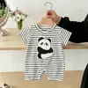 Mameluco de bebé a rayas blancas y negras, de verano, con estampado de panda de dibujos animados y aplicación 3D, mameluco de manga corta con broches frontales
