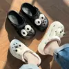 Sapatos de enfermeira Hole para mulheres, roupa externa de verão 2024, nova chegada, sala de cirurgia, antiderrapante, escritório, baotou, meio chinelo para mulheres