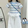 Conjunto de Verão para Meninas 2026 Novo Estiloso para Bebê Menina Listrado com Renda Manga Curta Moda Calça de Nove Pontos Casual Conjunto de Duas Peças
