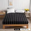 Sábana bajera ajustada antideslizante de seda helada transfronteriza para comercio exterior, protector de colchón de cobertura total para el hogar, dormitorio de estudiante, apartamento, disponible en varios tamaños