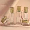 Conjunto de frascos quadrados de vidro em estoque 120ml frascos para loção e essência 50g potes para creme facial materiais de embalagem cosmética