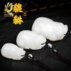 Xinjiang Jade Afegão Jade Branco peça de mão corajosa pedra original descanso de couro brincar Jade Jade fornecimento ao vivo atacado