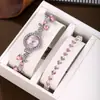 2025 Venta Caliente Transfronteriza Estilo Coreano Pulsera Reloj Fresca Incrustada de Diamantes Gota Conjunto de Pulsera Reloj de Cuarzo Compacto para Mujer Pulsera de Amor