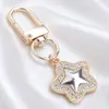 Lujo Ligero Chapado en Oro Charms Completos de Diamante Cierre de Langosta Forma D Colgante Triangular Redondo Accesorios para Llaves Fábrica de Origen Venta al por Mayor