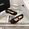 Zapatos de tacón alto de gamuza con boca poco profunda para mujer con hebilla de cinturón, Zapatos Mary Jane 2026, Modernos, Cómodos para el trabajo, Suela blanda, Retro
