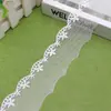 Em estoque: Borda de renda bordada solúvel em água de malha branca de seda de leite para decoração de roupas, brinquedos e roupas de boneca