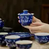 Coleção de Conjunto de Chá Pintado à Mão com Padrão Floral Azul e Borboletas das Dinastias Tang e Song, Flores Amantes de Borboletas, Bule Doméstico, Gaiwan, Xícara do Mestre, Xícara de Chá, Suporte para Panela