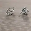Brincos Argola com Pigmento Prata Design de Nicho Feminino Estilo Frio Simples Assimétricos Zircônia Microincrustada de Alta Qualidade Brincos Joias