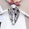 Explosiones de Internet Collar de Seda con Diamantes Completos Bufanda de Seda de Morera Cuatro Estaciones para el Trabajo Hebilla Magnética Distintiva Banda para el Cabello Bufanda Larga