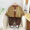 Conjunto de casaco infantil com listras verticais Primavera e Outono novo para meninos bebês estilo western esportivo conjunto de três peças entrega única