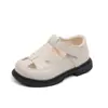 Sandálias de Couro Infantis Modelo Novo 2026, Sapatos Casuais Vazados da Moda para Meninos, Sapatos Macios Antiderrapantes para Crianças Pequenas