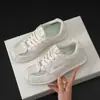 Moda Casual de Moda Extranjera Nueva para Primavera y Otoño Zapatos de Entrenamiento Alemanes Casuales de Moda para Mujer Mocasines de Suela Gruesa Delgada Transfronterizo