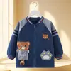 Ropa exterior impermeable y resistente a las manchas de longitud media para niños, una prenda protectora para niños, adecuada para otoño e invierno, con cierre de cremallera, y diseñada como una sudadera con capucha para bebés