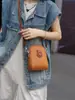 Bolsa Popular de Couro Genuíno para Celular Feminina 2024 Nova Bolsa Transversal de Couro Macio Bolsa Feminina Versátil de Ombro Único Mini Bolsa Pequena de Couro de Vaca