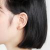 Versión coreana de lindos aretes de gato miau chapados en cobre y plata para mujer, aretes de cristal en polvo de piedra de hibisco natural, fabricantes de joyería al por mayor