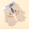 Guantes de Invierno para Mujer Estilo Coreano Diseño de Letras Estudiante Ciclismo Exteriores Cálidos Guantes de Lana Tejida para Niñas Dedos Completos Engrosados Guantes con Pantalla Táctil