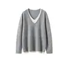 26 Otoño Invierno Nuevo Bloque de Color Doble Capa Cuello en V Falso Dos Piezas Suéter de Cachemir Ropa de Punto para Mujer Holgado Versátil Capa Base