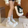 Zapatos de pan, tenis casuales, zapatos de papá, nuevo estilo súper popular 2026, zapatos de plataforma de suela gruesa, colección de otoño para mujer, tenis blancos robustos