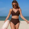 Traje de baño de dos piezas estilo europeo y americano Bikini para mujer Comercio exterior 2026 Nuevo Modelo Transfronterizo en Stock Color Sólido Deportivo Más Vendido al por Mayor de Cintura Alta