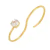 Anillo Estilo INS Envolvente de Doble Dedo en Forma de S Oro Circonita 3A Anillo de Acero Inoxidable para Mujer Chapado en PVD Oro de 18K Anillo Sencillo de Lujo Ligero