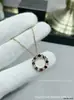 Collar con Anillo de Flor de Panal V Gold Shangmei, Versión Finamente Elaborada Cortada por CNC, Chapado Grueso en Oro de 18 Quilates con Diamantes Entrelazados, Cadena para Clavícula de Oro Rosa